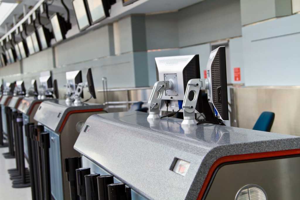 toronto pearson airport checkin shutterstock 48083398